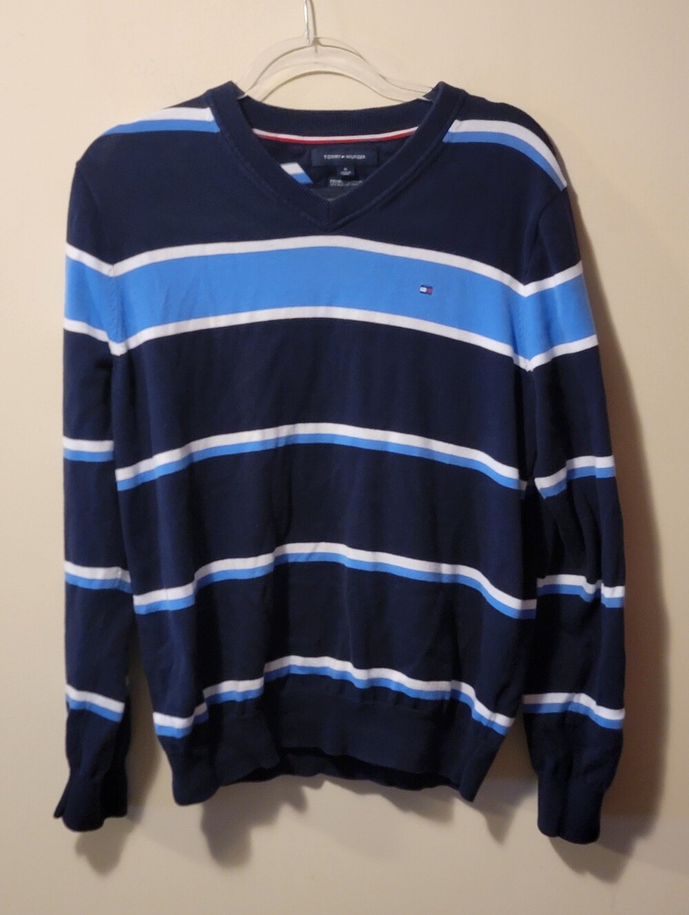 Tommy Hilfiger men's V-neck pullover sweater in size Medium